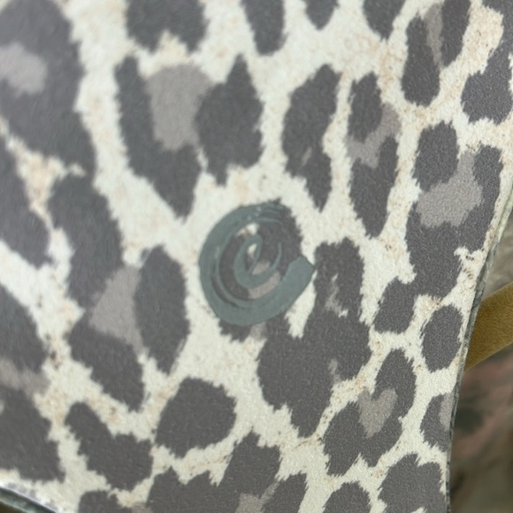 Johnny was calme endurance reversible sports bra - Picture 8 of 11